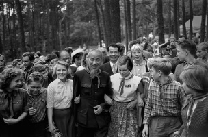 Ho chi Minh zu Besuch in der DDR 1957