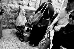 Muslima vor dem Markt